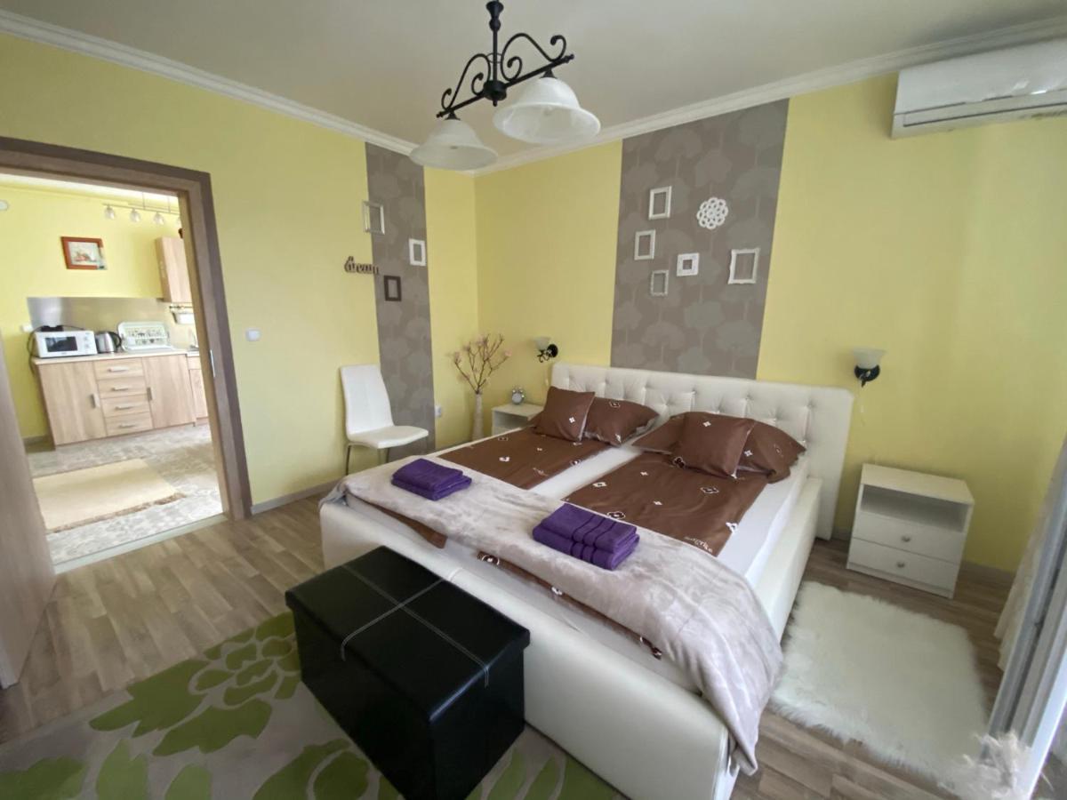 Eszter Apartman เอ็กเกอร์ ภายนอก รูปภาพ