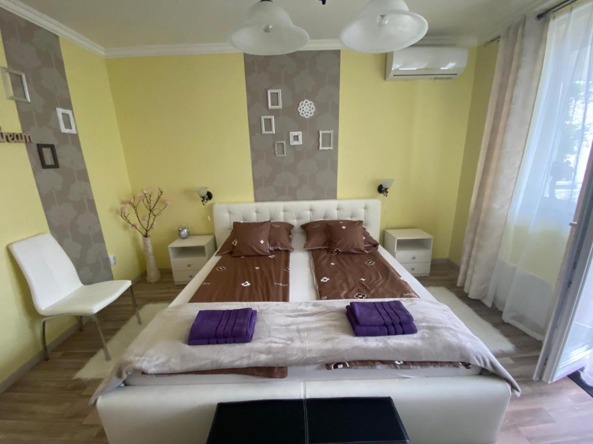 Eszter Apartman เอ็กเกอร์ ภายนอก รูปภาพ
