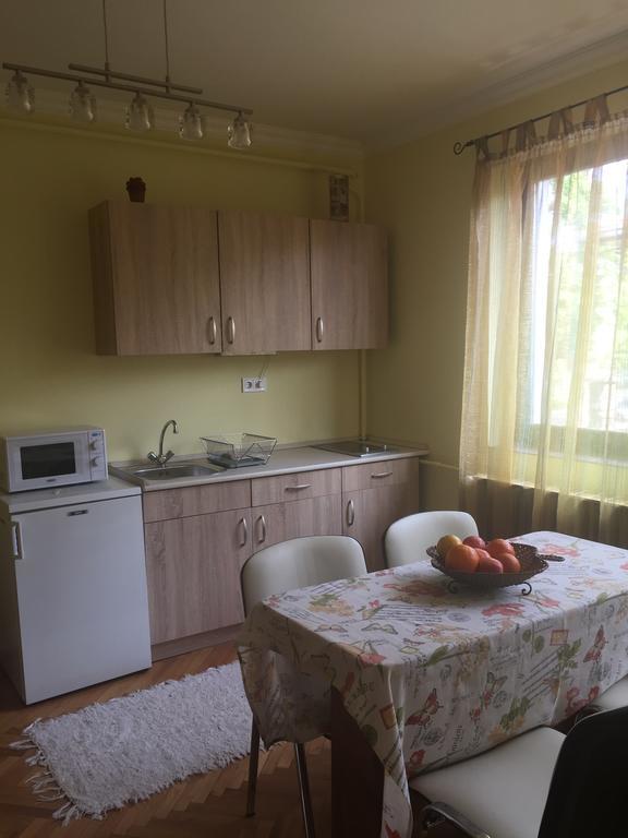 Eszter Apartman เอ็กเกอร์ ภายนอก รูปภาพ