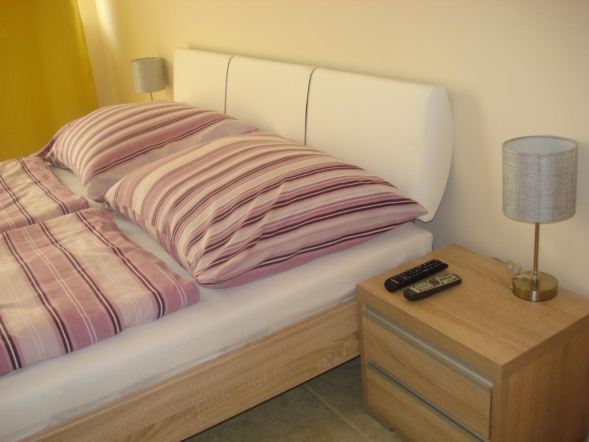 Eszter Apartman เอ็กเกอร์ ภายนอก รูปภาพ