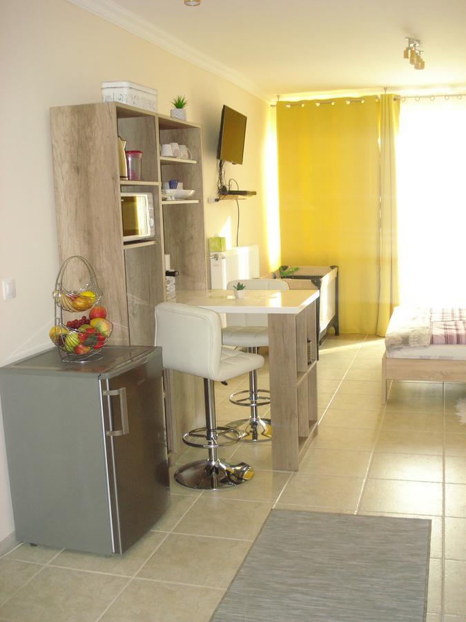 Eszter Apartman เอ็กเกอร์ ภายนอก รูปภาพ